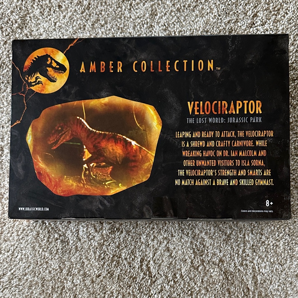 Jurassic Park Amber Collection Velociraptor - Picture 2 of 2